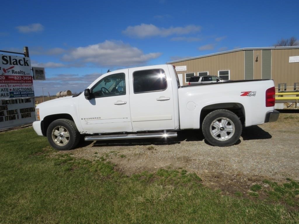 2008 Chevy Silverado, 4door, 4WD, Flex Fuel,