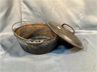 10" Cast Iron Pot With Lid