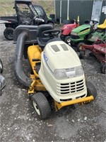 Cub Cadet 3204 lawnmower with bagger & 44in