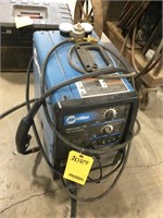 MILLER 175 230 V WIRE WELDER W/ HELMET