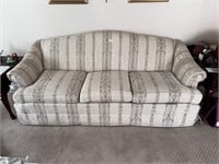 ENGLAND/CORSAIR COUCH