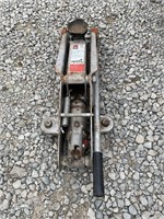 Hydraulic floor jack