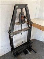 Black Bull Hydraulic Press