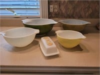 Pyrex Mixing Bowls and Butter Dish