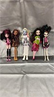 5 monster high dolls