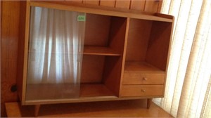 Cabinet with drawers and glass front, matches