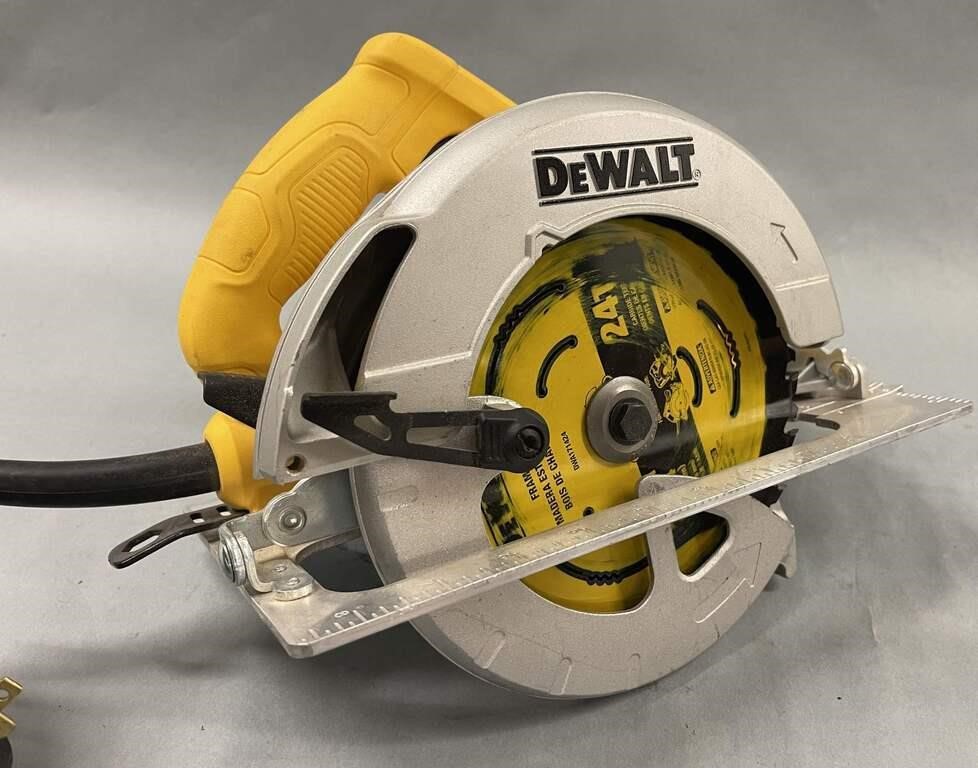 DeWalt DWE575 7 1/4" circular saw w/carbide blade