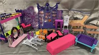 Monster High playsets parts and pieces