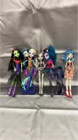 5 Monster High Dolls
