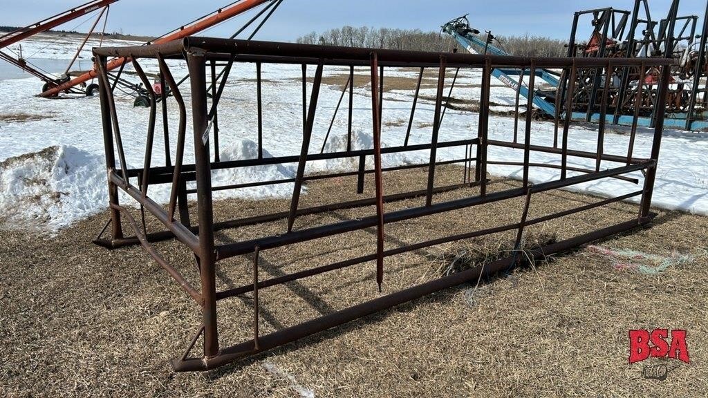 Custom Built 2 Rd Bale Feeder