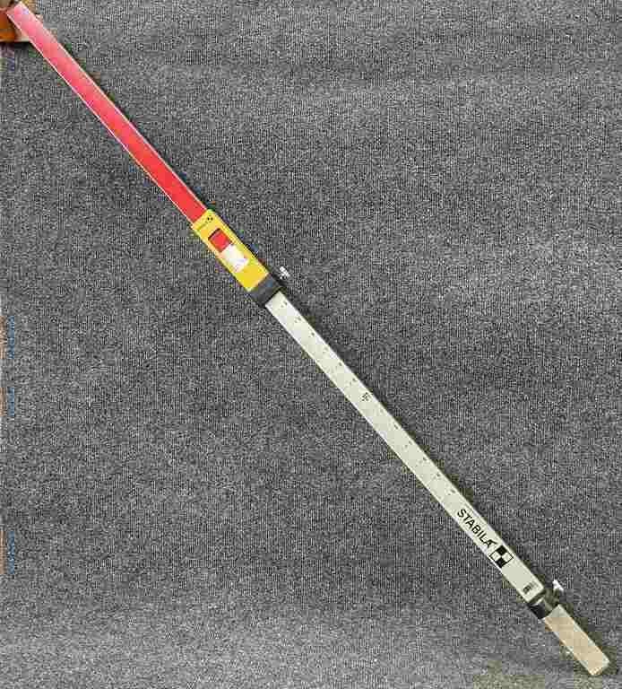 Stabila surveyor's leveling rod, 4'l in canvas