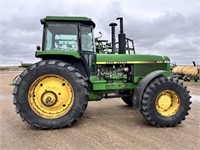 John Deere 4850 tractor