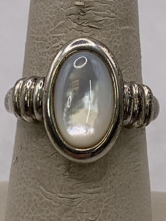 STERLING SILVER MOP RING