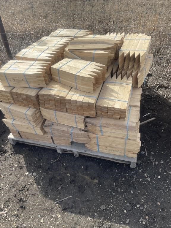 A pallet of 14" surveyors stakes