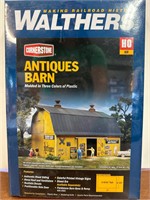 New Walthers antiques barn HO scale train model