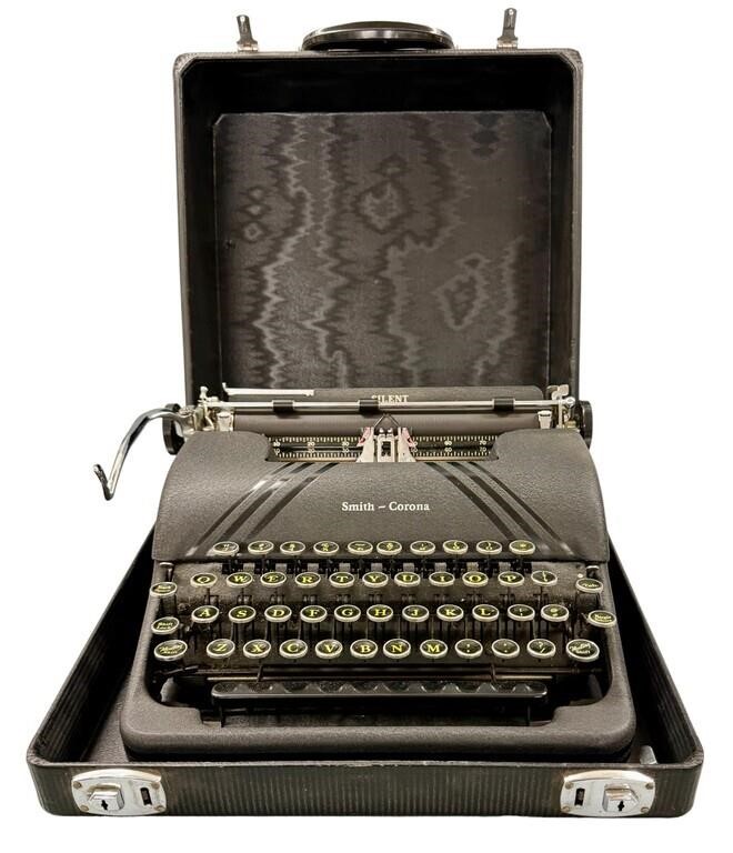 Smith Corona "Silent" portable typewriter in case,