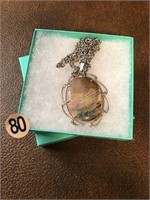 Jewelry neckless agete as pictured with box 80