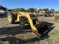 Massey Ferguson 202 Tractor w/Loader S/N 5527