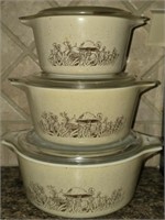 Set of 3 Vintage Mushroom Pyrex Bowls w Lids