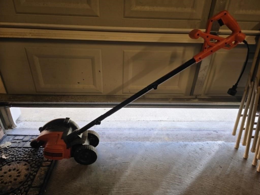 Black and Decker plug in edger