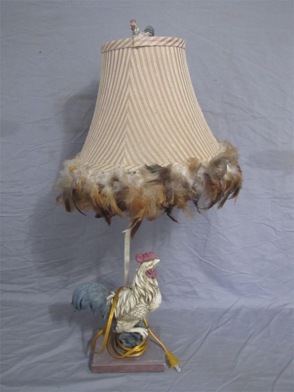 Vintage Rooster-Themed Lamp