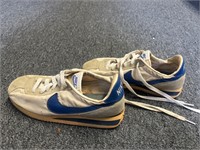 Vintage Nike Tennis shoes