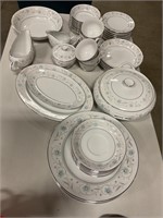 7 place setting of English garden dishes/acc.