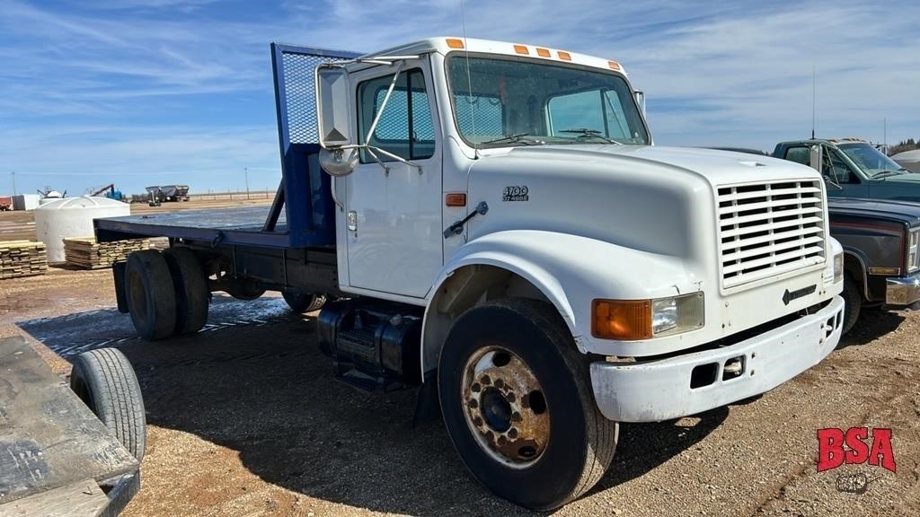 1999 IH 4700 Grain Truck