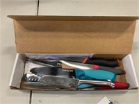 NEW 8 PIECE KNIFE SET