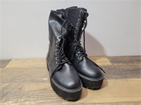 Divided Boots Size 40