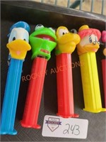 Vintage pez dispenser lot (Donald Duck, Kermit,