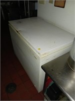 FRIGIDAIRE CHEST FREEZER