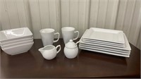 Better Homes & Gardens- China set- 7 plates, 4