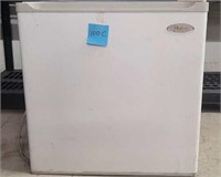 Haier Mini Fridge 115 Volt,60 Hz