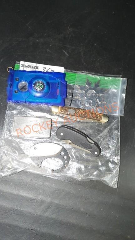 Pocket knife and throwing star lot