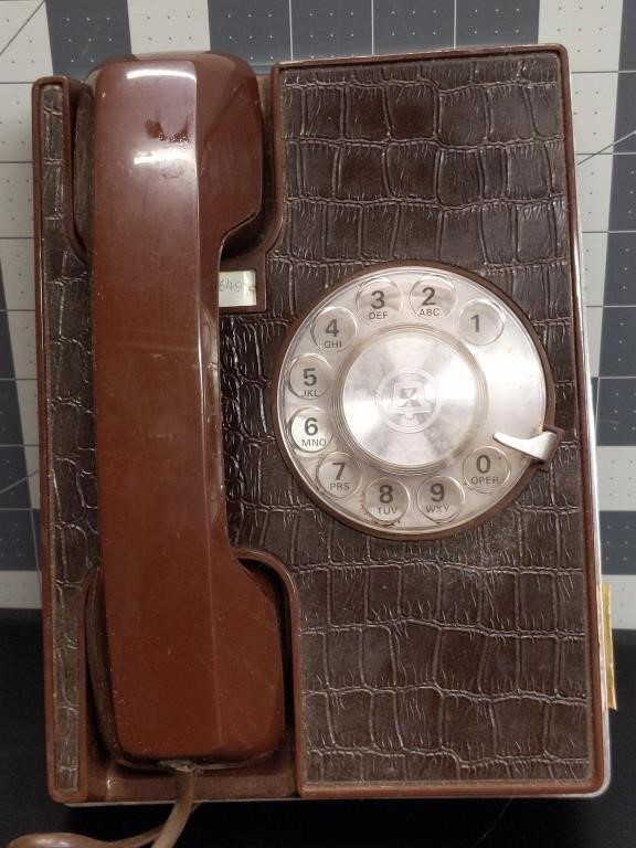 Vintage Western electric telephone with cord