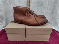 Clarks 3-Hole Shoes Size 9.5 Brown