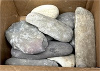 Box lot hand axe, hammer stones, pestles