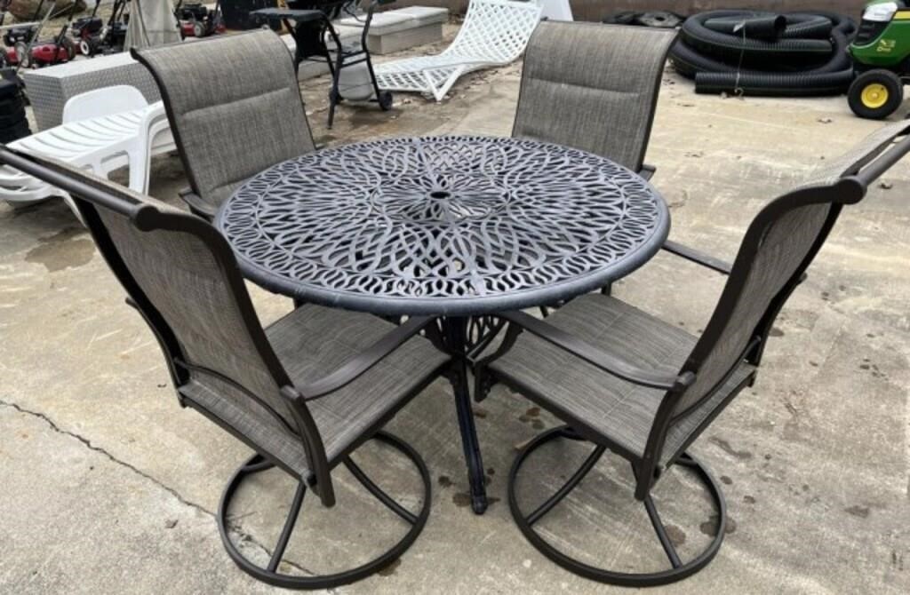 Metal Patio Set ~ Table +4 Swivel Chairs
