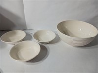 Wedgewood Dishes 2 Bowls, 1 Lid, 3 Bowls, 5 Plates