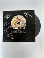 Autograph COA  QUEEN Vinyl