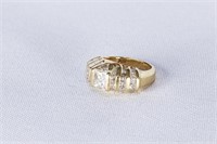 Lady's 18K Yellow Gold Ring w/ Diamonds