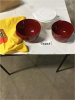 PAMPERED CHEF MIXING BOWL, 2 RED BOWLS, APRON