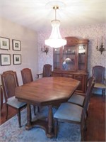 A Kroehler Mid-Century Oak Dining Suite