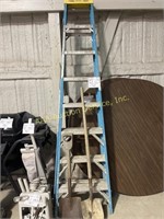 Werner 8ft fiberglass ladder & 2 gardening shovels
