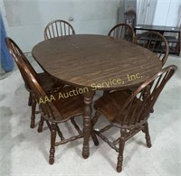 1970s oak Extendable Round Table W/ 6 chairs.