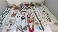 Assortment of over 30 pieces, costume jewelry