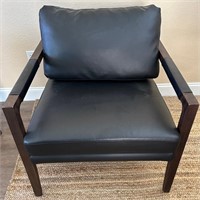 11 - OCCASIONAL CHAIR