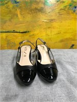Unisa Womens Black Strapped Shoes SZ 6M