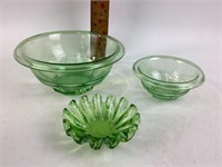 Glowing Uranium Glass Bowls Anchor Hocking Green